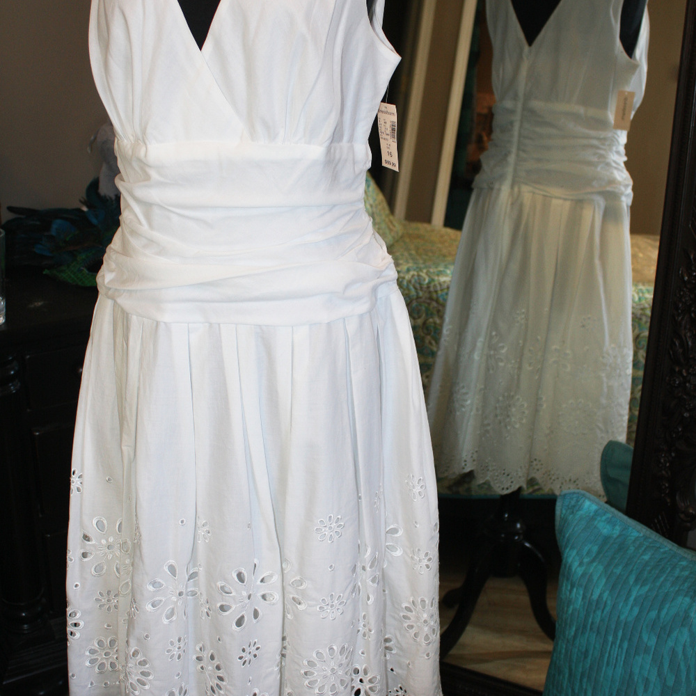 White Eyelet trim fit flare dress Size 16 NEW